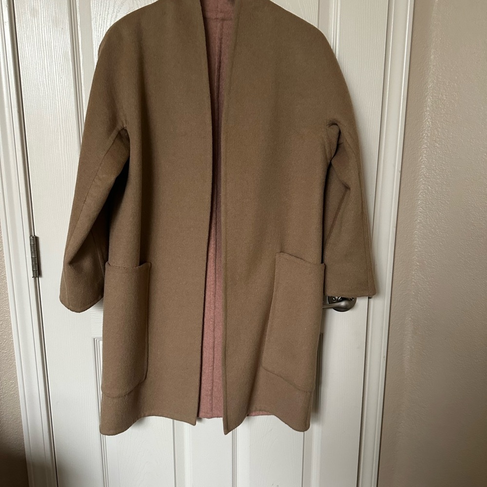 Elegant Tan Women's mid length Coat new with out tags